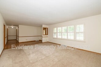 647 Alwyne Rd in Carmel, IN - Building Photo - Building Photo
