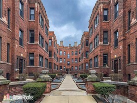 4447 N Wolcott Ave, Unit M09B Apartments