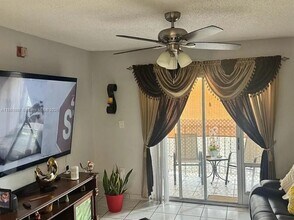 8851 NW 119th St in Hialeah, FL - Building Photo - Building Photo
