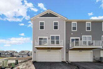 25708 W Yorkshire Dr in Plainfield, IL - Building Photo - Building Photo