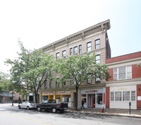 Main Street Apartments in New Britain, CT - Foto de edificio - Building Photo