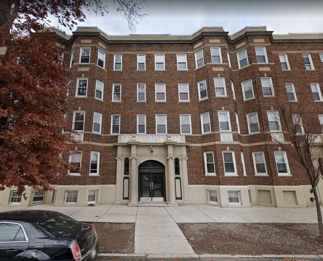 1193 Commonwealth Ave, Unit 5 in Boston, MA - Foto de edificio - Building Photo