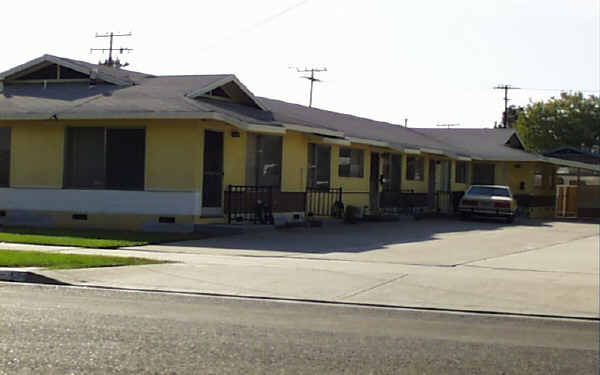 482-490 S Olive St in Orange, CA - Building Photo - Building Photo