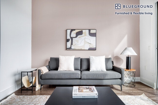4210 Del Rey Ave-Unit -FL6-ID966 in Marina Del Rey, CA - Building Photo - Building Photo