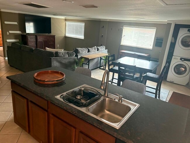 16 SW 1st Ave, Unit 16, Unit 16