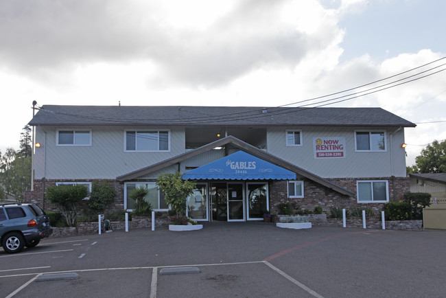 The Gables in Castro Valley, CA - Building Photo - Building Photo