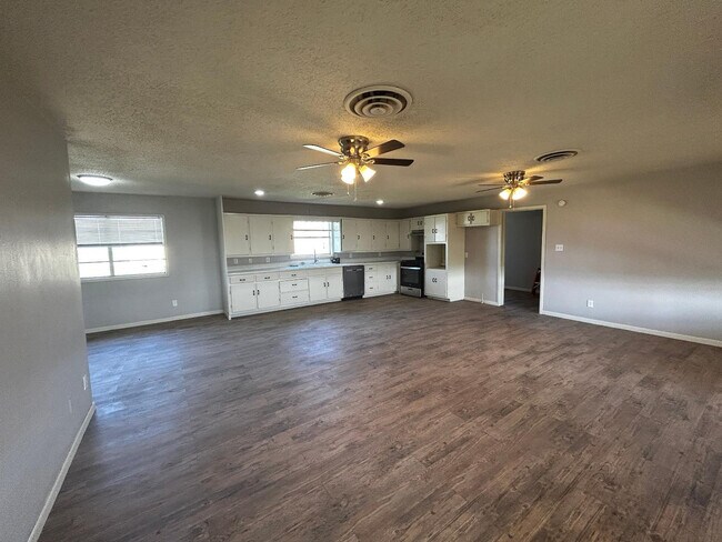 506 N County Rd 1300 in Lubbock, TX - Building Photo - Building Photo