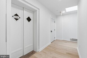 203 S 13th St in Philadelphia, PA - Building Photo