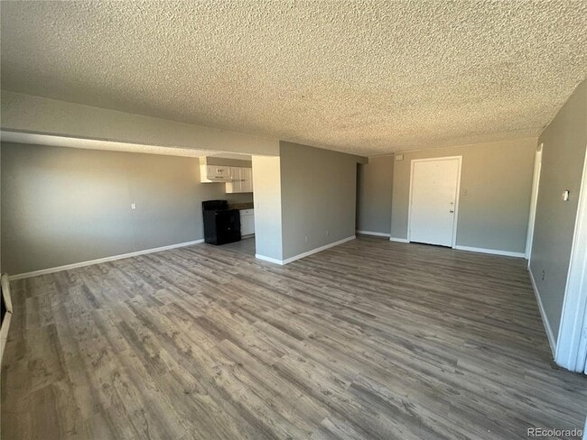 1720 Chester St, Unit 2 in Aurora, CO - Foto de edificio - Building Photo
