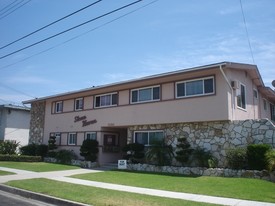 10306 La Reina Ave Apartments