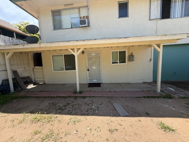 property at 622 S Kalmia St