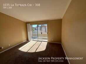 1035 La Terraza Cir in Corona, CA - Building Photo - Building Photo