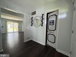 1717 Fallsway Dr in Crofton, MD - Building Photo - Building Photo