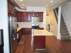 141 S 12th St in Pittsburgh, PA - Building Photo - Building Photo