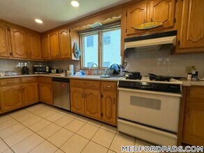 11 Bowdoin St, Unit 1 in Medford, MA - Building Photo - Building Photo