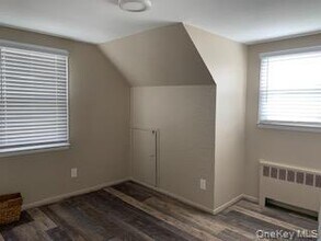 40 Lorraine Rd in Island Park, NY - Building Photo - Building Photo