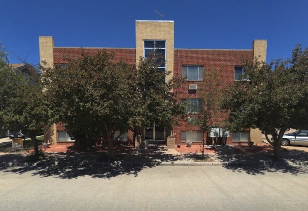 306 E 18th St in Cheyenne, WY - Building Photo