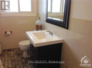 2687 Cresthill St in Ottawa, ON - Building Photo - Building Photo