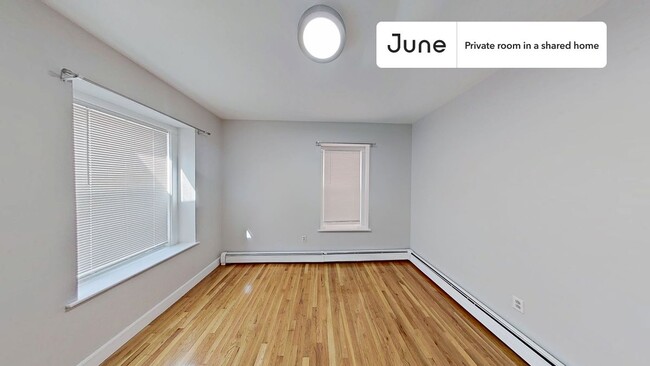 property at 5 W Cottage St