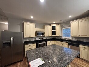 106 Moonstone Ct in Jacksonville, NC - Building Photo - Building Photo