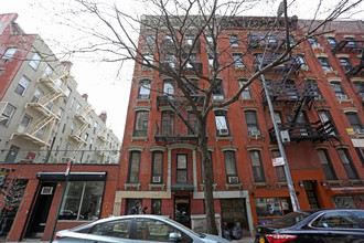 88 E 3rd St in New York, NY - Foto de edificio - Building Photo