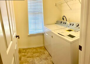 1004 Sweet Melissa Dr in Pflugerville, TX - Foto de edificio - Building Photo