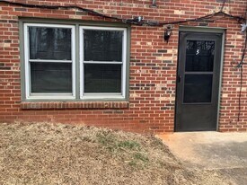 3 Rainbow Forest Dr in Lynchburg, VA - Building Photo