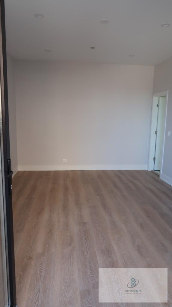 property at 5071 N Northwest Hwy