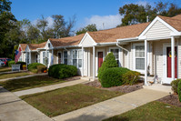 Upper Deerfield Estates in Bridgeton, NJ - Foto de edificio - Building Photo