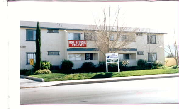 Iron Mountain Apartments in Palmdale, CA - Building Photo - Building Photo