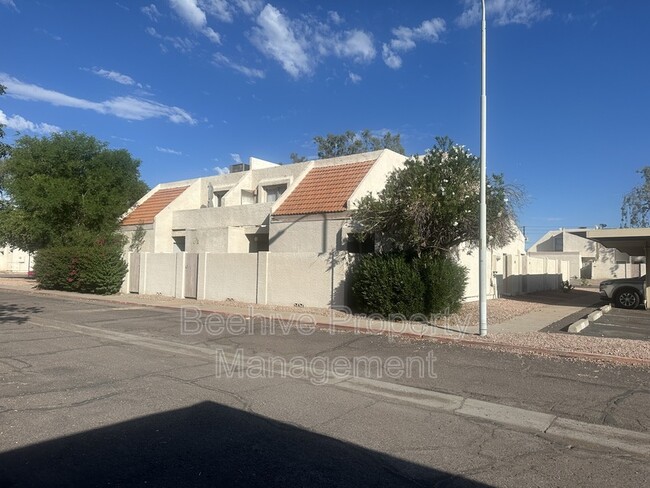1342 W Emerald Ave in Mesa, AZ - Building Photo - Building Photo