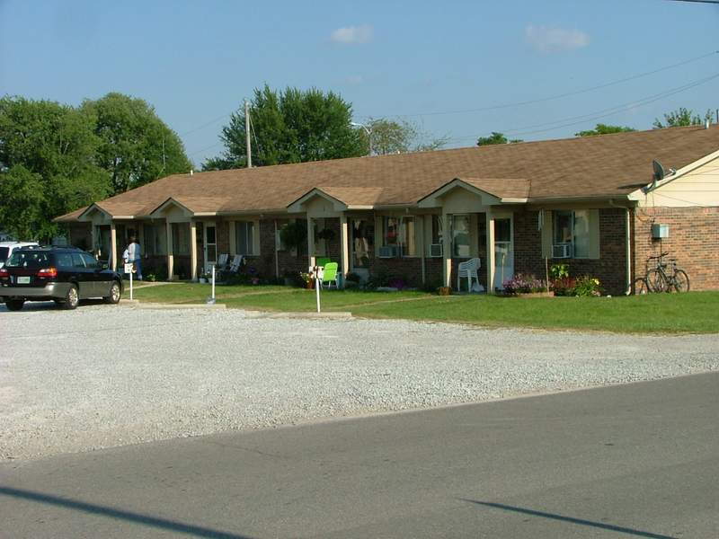 1102 N Benjamin St in Rushville, IN - Building Photo