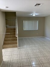 6761 NW 182nd St, Unit 104 in Hialeah, FL - Building Photo - Building Photo