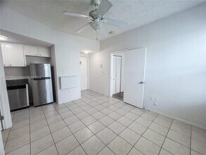 1218 Drexel Ave in Miami Beach, FL - Building Photo - Building Photo