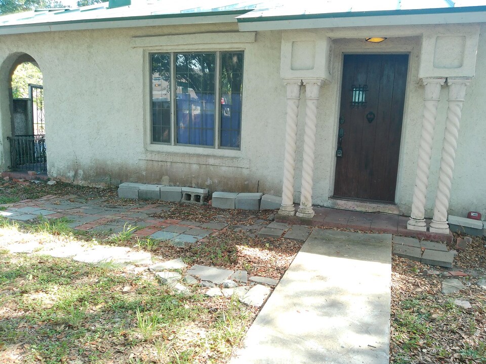 301 Palmero St in Corpus Christi, TX - Building Photo