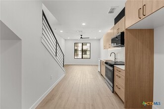 630 Central Pkwy in New Braunfels, TX - Building Photo - Building Photo