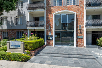 The Lennox Apartment in Los Angeles, CA - Foto de edificio - Building Photo