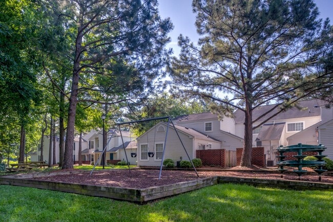 The Townes at Jones Run in Newport News, VA - Foto de edificio - Building Photo