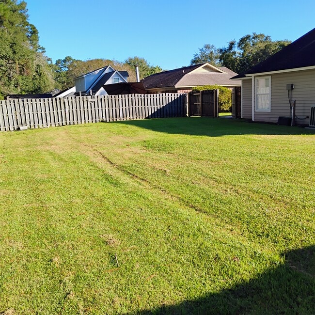 180 Bald Eagle Dr in Richmond Hill, GA - Building Photo - Building Photo