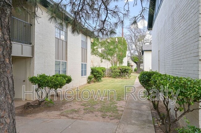 1717 E Lindsey St in Norman, OK - Building Photo - Building Photo