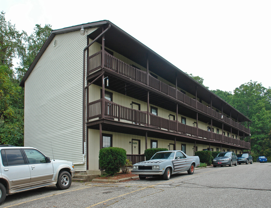 Lockwood Garden Apartments in Charleston, WV - Building Photo