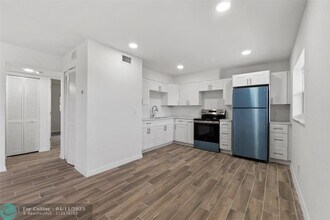 1301 Emerald Terrace in Fort Pierce, FL - Building Photo - Building Photo