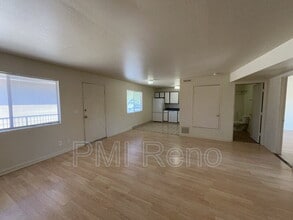 690 Field St in Sparks, NV - Building Photo - Building Photo