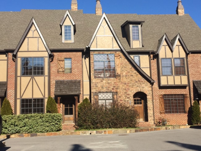 1362 Essex Manor Cir in Homewood, AL - Building Photo - Building Photo