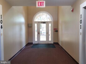 18715 Sparkling Water Dr in Germantown, MD - Building Photo