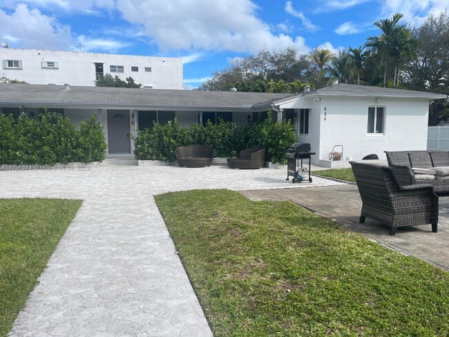 property at 625 S 20th Ave