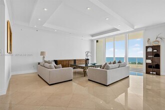 20155 NE 38th Ct in Aventura, FL - Building Photo - Building Photo