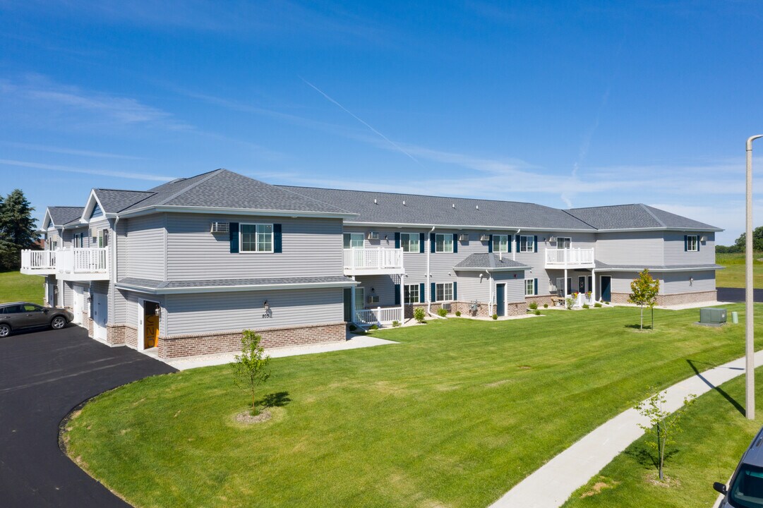 FALCON POINT APARTMENTS Photo