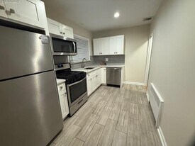 353 E Market St in Long Beach, NY - Building Photo