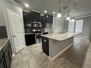 1015 Santa Catalina St in Portland, TX - Foto de edificio - Building Photo